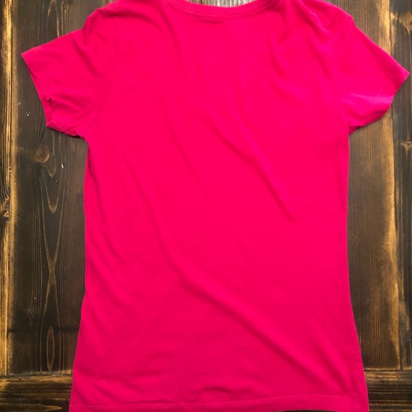 NWOT- NIKE Hot Pink V-Neck Short Sleeve T-Shirt SZ MEDIUM Slim Fit - Picture 3 of 4